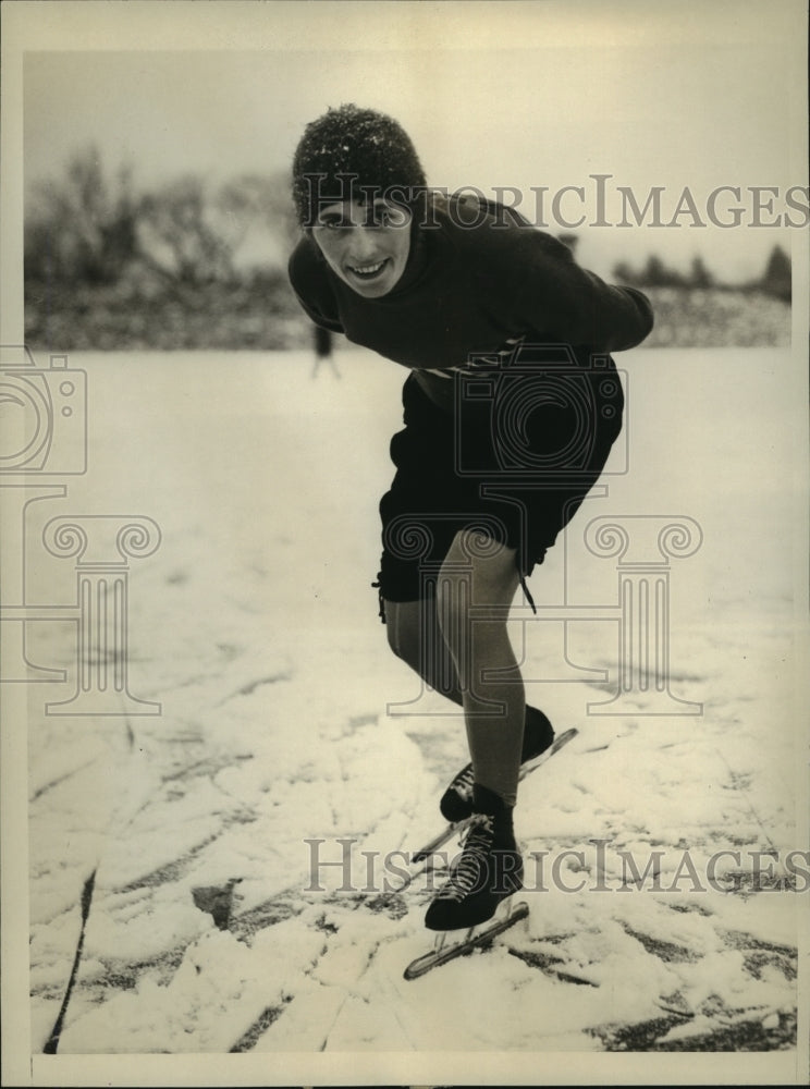 1932 Press Photo Elsie Muller at Middle Atlantic Speed Skating Meet, New York- Historic Images