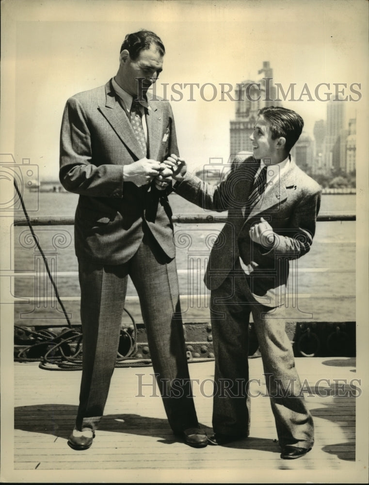 1937 Press Photo Alfredo Porzio &amp; Valerino Mesa Aboard SS Western World New York- Historic Images