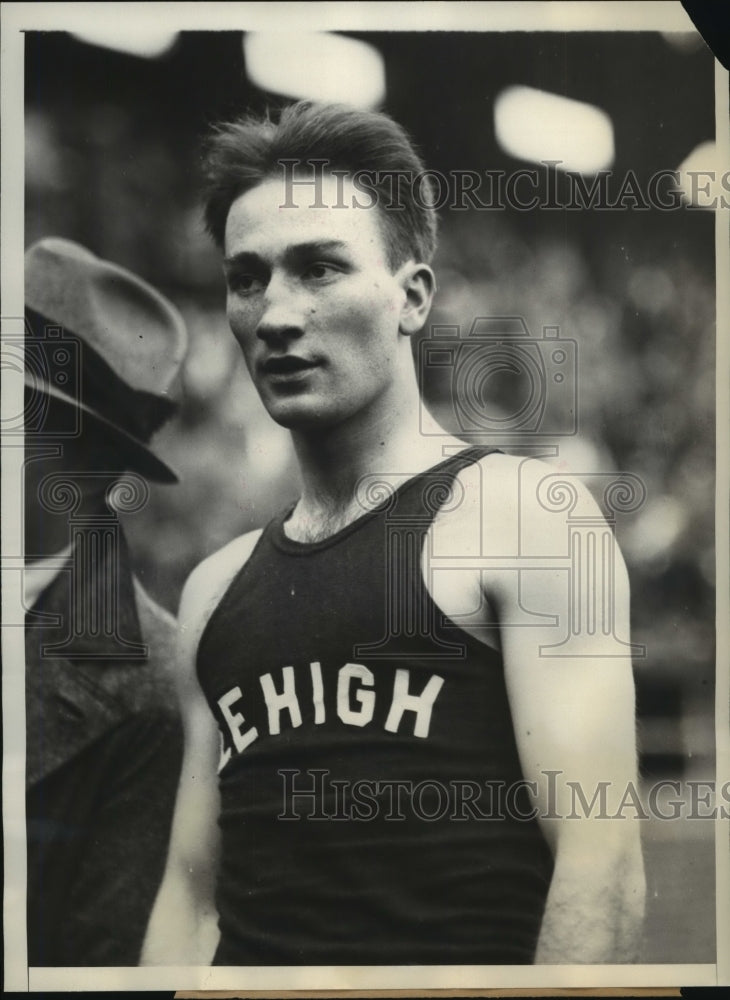 1931 Press Photo E.M. Lamb Beats Best Sprinters of East in 100 Yd Dash- Historic Images