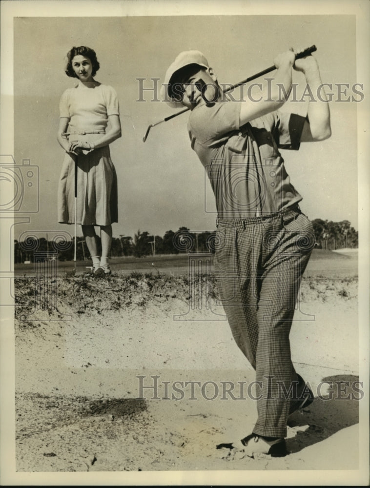 1940 Press Photo Jake Powell, NY Yankee Outfielder, at St Petersburg Golf Course- Historic Images