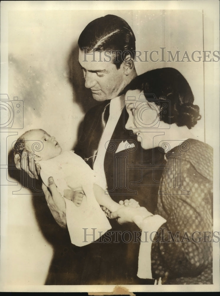 Press Photo Couple Holding Baby - sbs05006- Historic Images