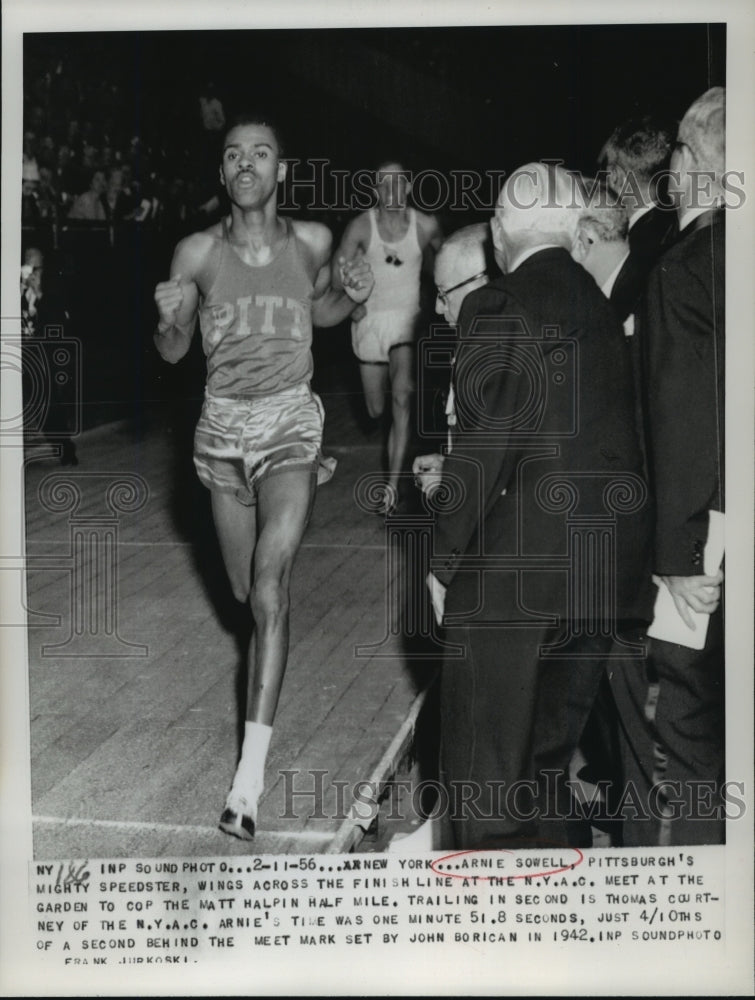 1956 Press Photo Arnie Sowell wins half mile race at NYAC meet - sbs05050- Historic Images