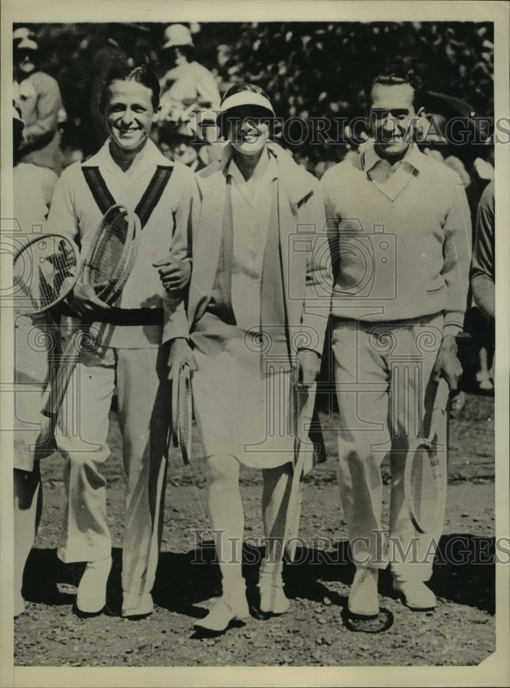 1931 Press Photo Nigel Sharpe Defeats Henri Cochet in Upset at Wimbledon- Historic Images