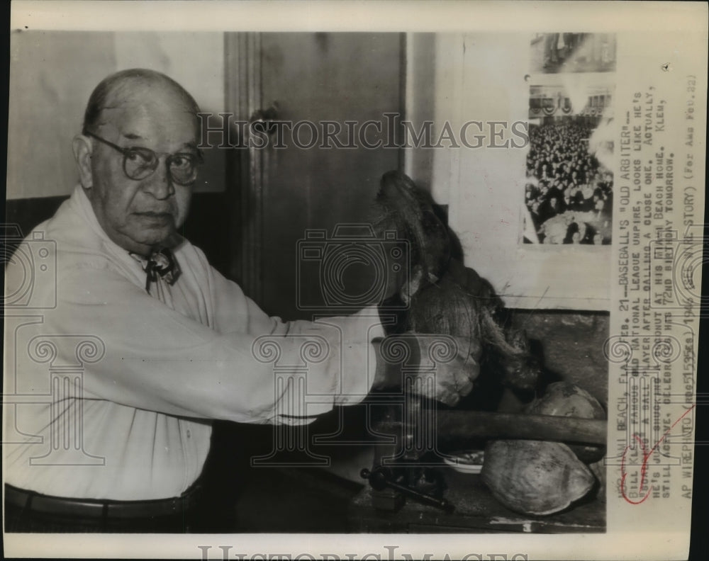 1946 Press Photo Bill Klen National League Baseball Umpire at Miami Beach Home- Historic Images