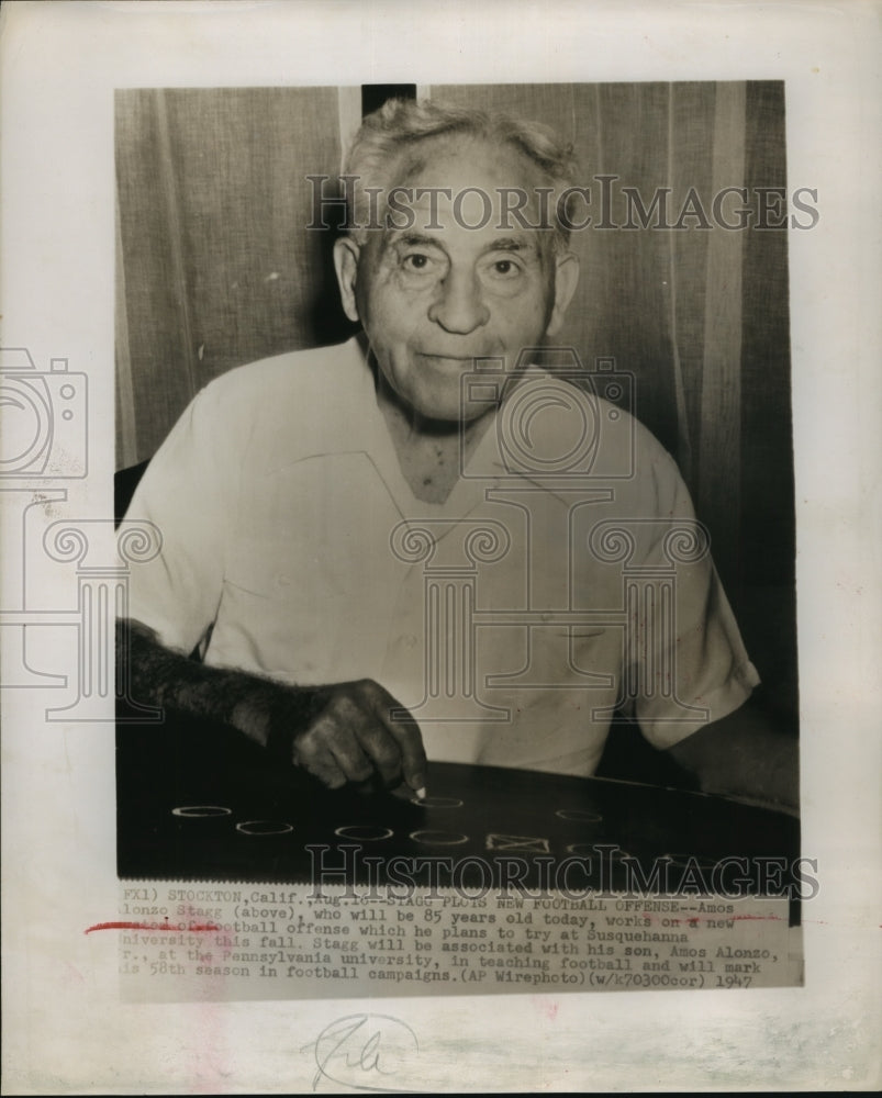 1947 Press Photo Amos Alonzo Stagg Football Turns 85 - sbs05601- Historic Images