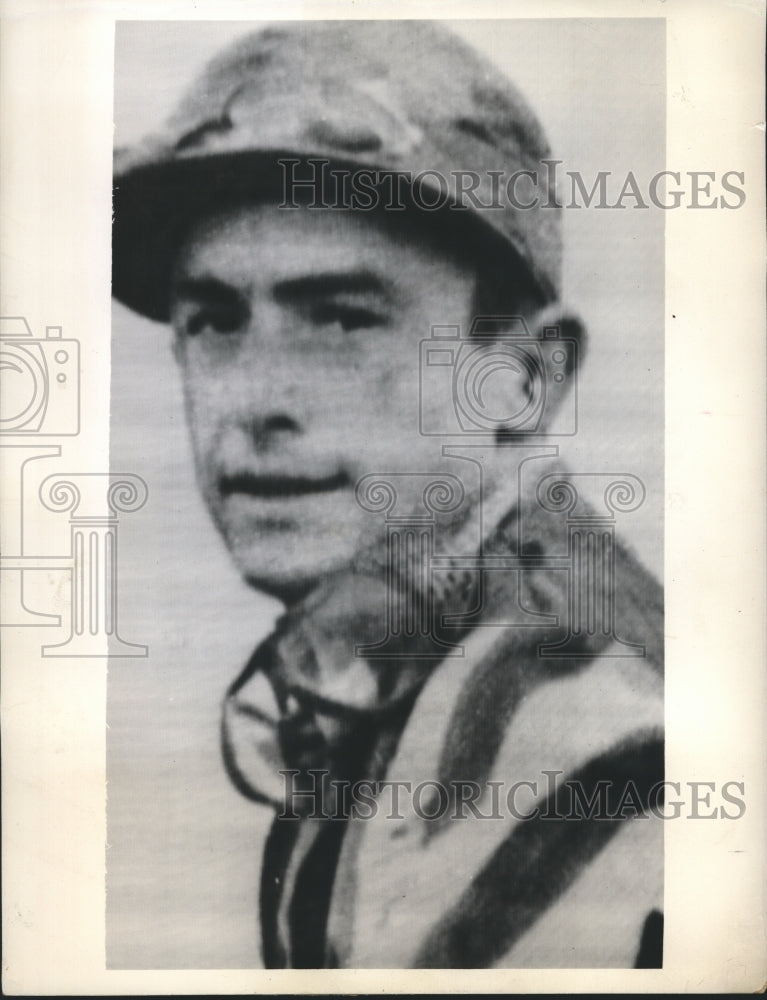 1941 Press Photo jockey Ted Atkinson injured in fall at Tropical Park track- Historic Images