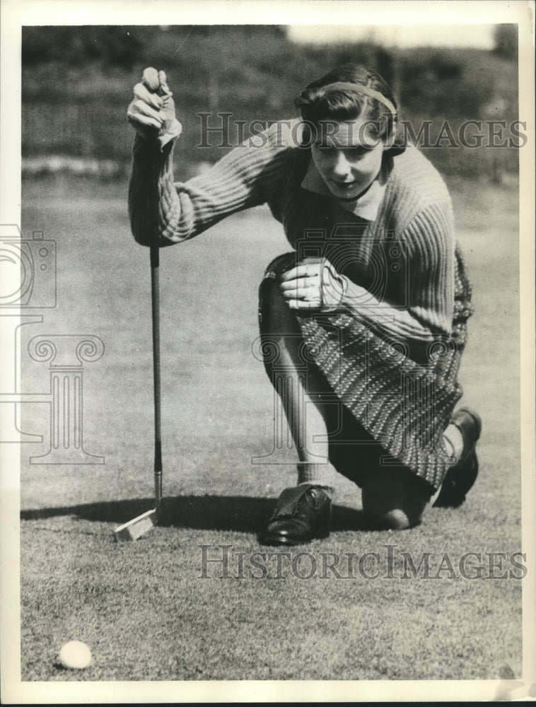 1939 Press Photo tennis star Kay Stammers playing golf at St. Albans course- Historic Images