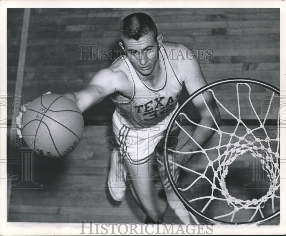 1962 Press Photo Harvey Holliman, Center, Texas A&M basketball - sbs06563- Historic Images