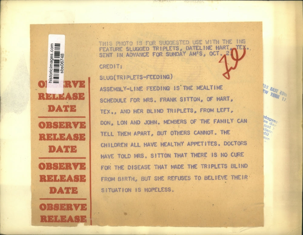 Press Photo Mrs. Frank Sitton feeding her blind triplets, Don, Lon and John