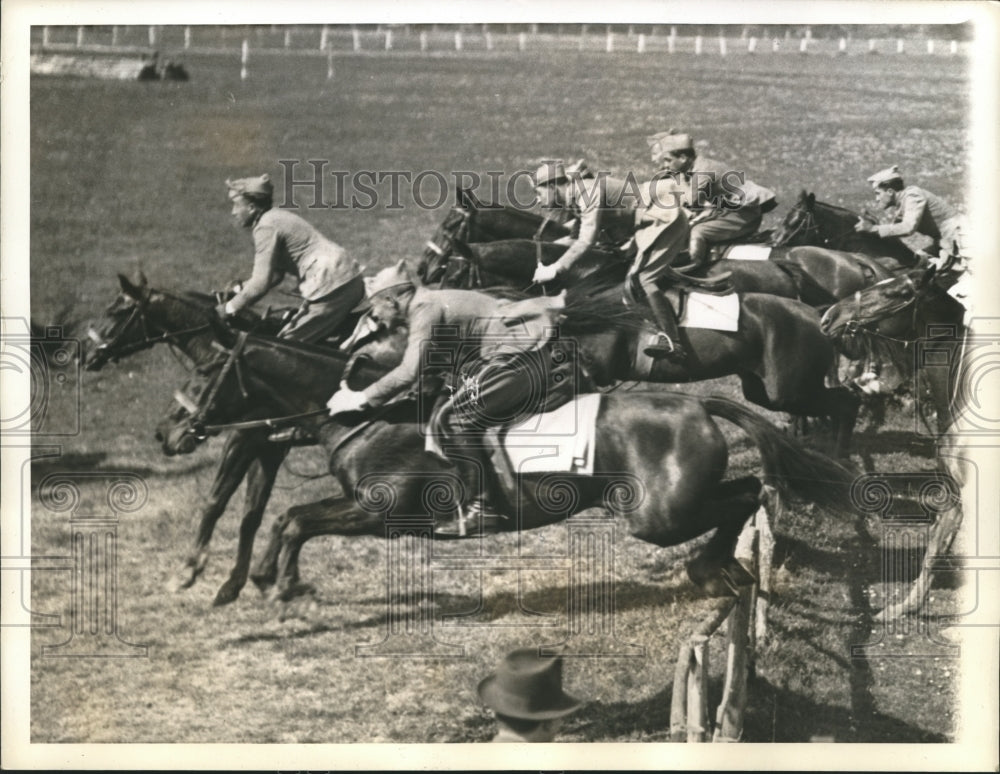 1940 Press Photo Italian Cavalry during maneuvers at Tor Di Quinto - sbs06788- Historic Images