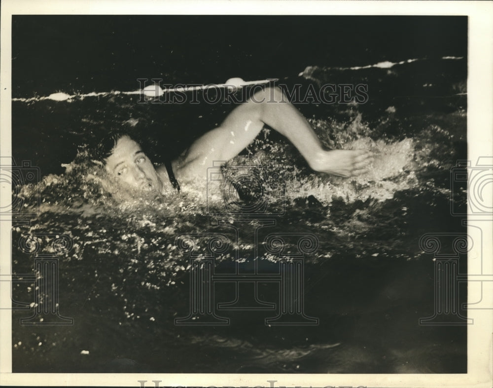 1936 Press Photo Arthur Highland 100-Meter Free Style even in Warwick, R,I.- Historic Images