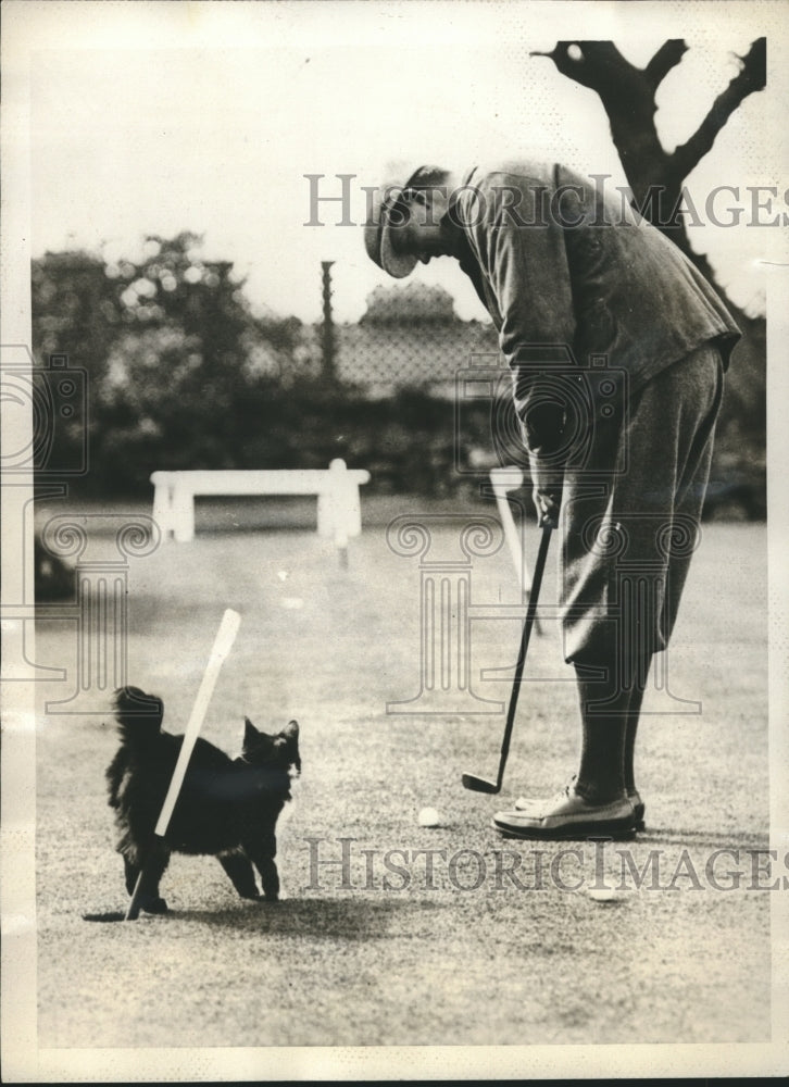 1929 Press Photo Ed Dudley, U.S. Ryder Cup team member, practicing in London- Historic Images