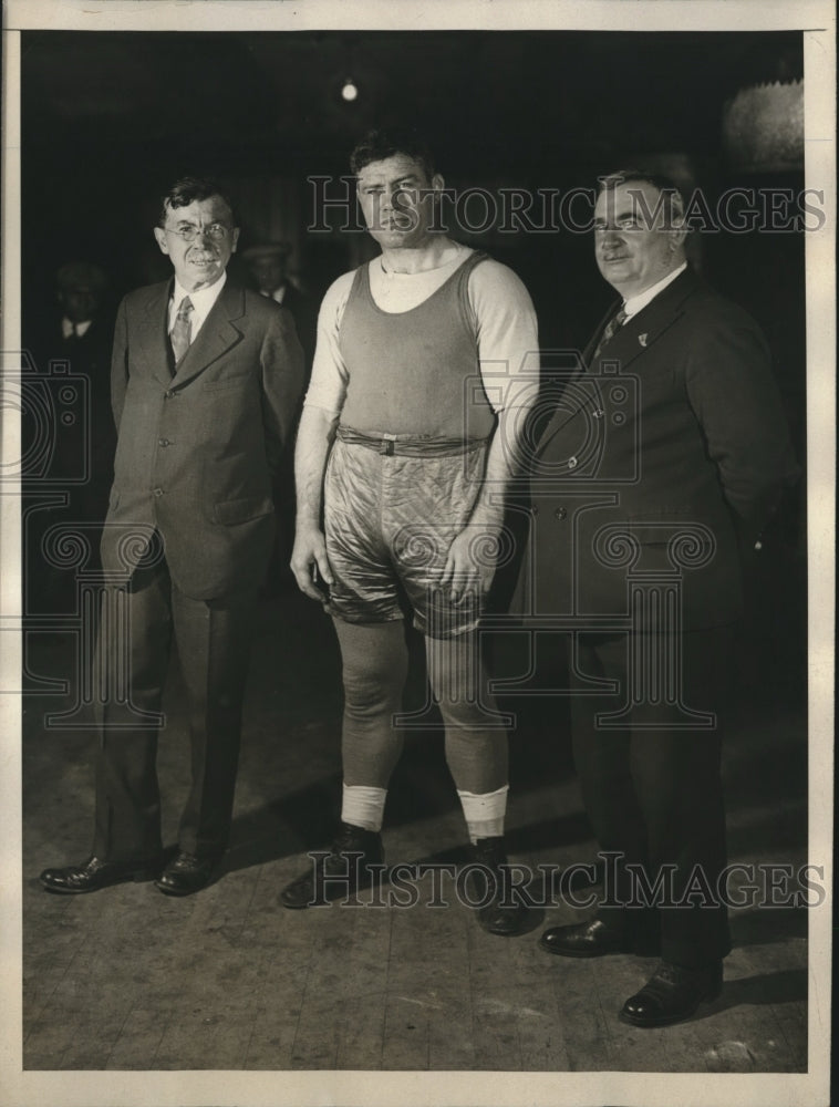 1928 Press Photo Tom Henney training for his scrap with Gene Tunney - sbs07248- Historic Images