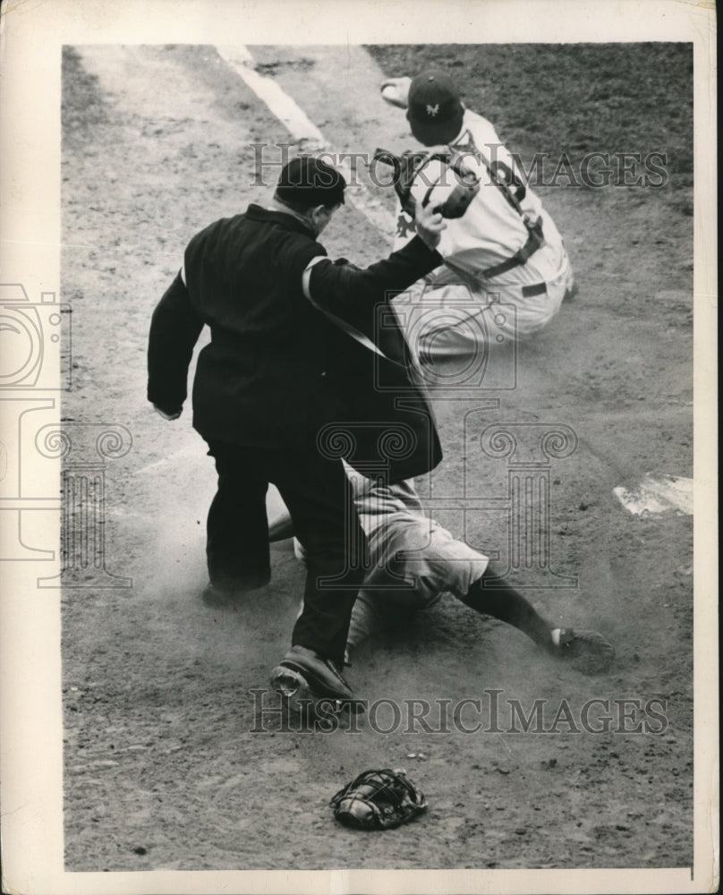 1940 Press Photo Ump. Reardon, Joe Vosmik &amp; Harry Danning at Dodgers VS Giants- Historic Images