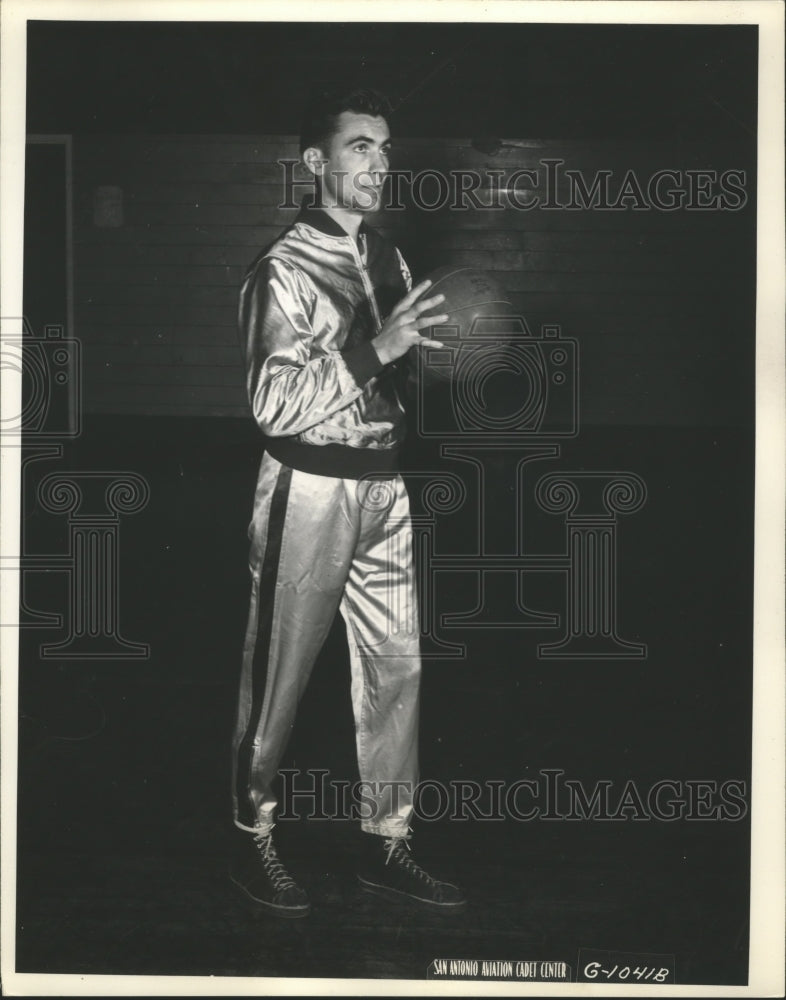 Press Photo Tom Cop. Lewis San Antonio Aviation Cadet Basketball player- Historic Images