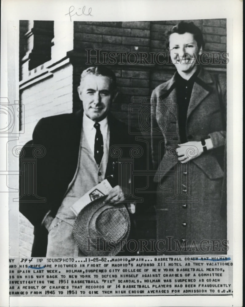 1962 Press Photo Basketball Coach Nat Holman, &amp; wife at Madrid Alfonso XII- Historic Images