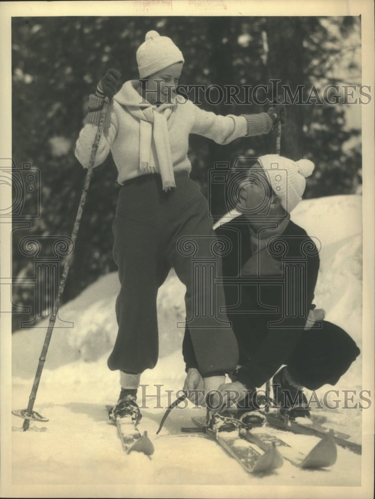 1933 Press Photo Neil Hamilton & His wife at Annual Winter Sports Carnival- Historic Images