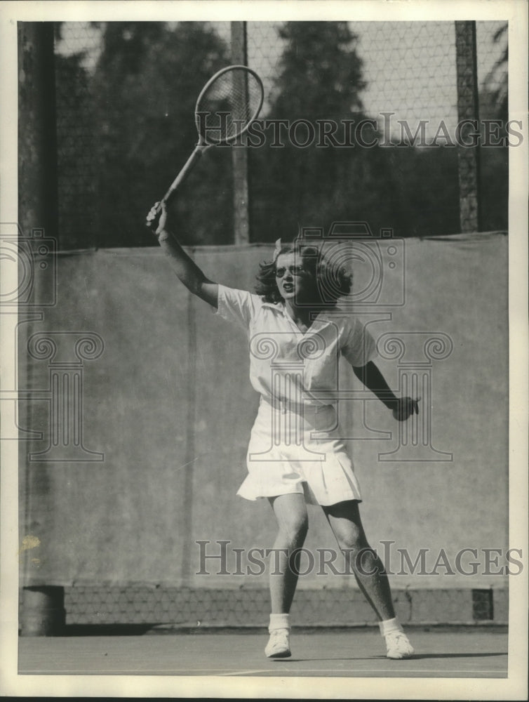 1943 Press Photo Dorothy Head Tennis Player in Alameda, Ca - sbs08976- Historic Images