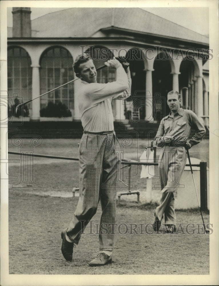 1940 Press Photo Donald Budge tries his hand at golf between matches - sbs09068- Historic Images