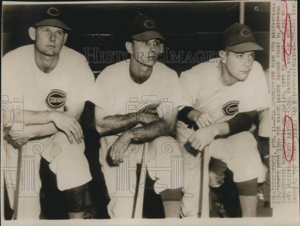 1946 Press Photo Max West, GradyHattor,RayMuelifk Cincinatti Reds - sbs09347- Historic Images