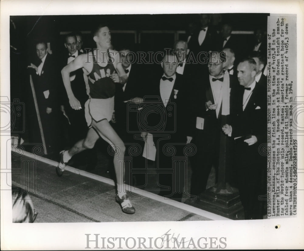 1948 Press Photo Wen Santee won the Hunter Mile of the Boston A.A Track Meet- Historic Images