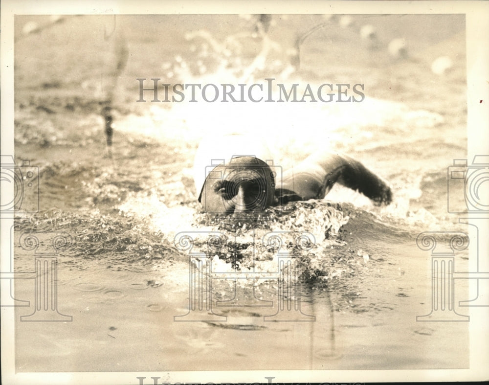 1935 Press Photo Lenore Knight winner at 440 Yard Swim set record - sbs09502- Historic Images