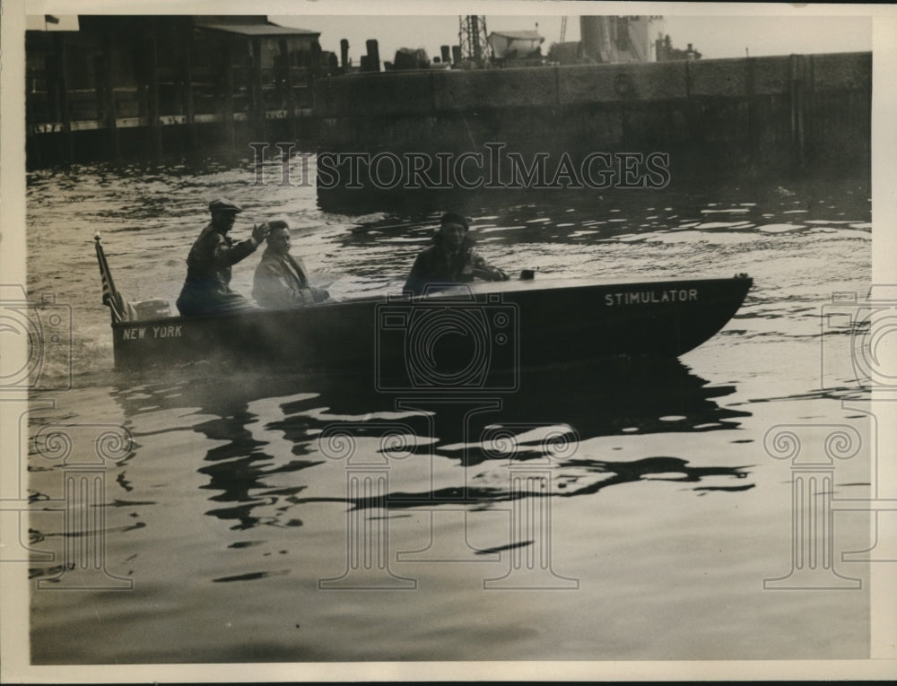 1932 Press Photo Magellans set out for Cruise on 16 foot boat - sbs09547- Historic Images
