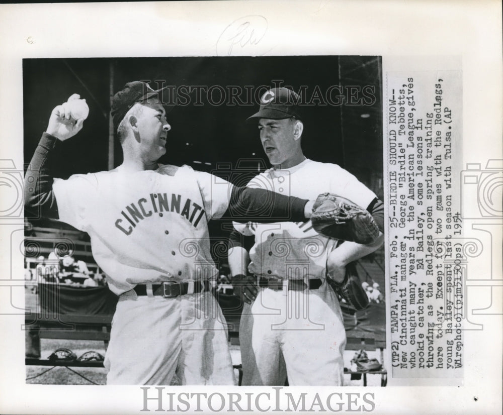 1954 Press Photo Cincinnati Manager George &quot;Birdie&quot; Tebbetts &amp; Ed Bailey Train- Historic Images