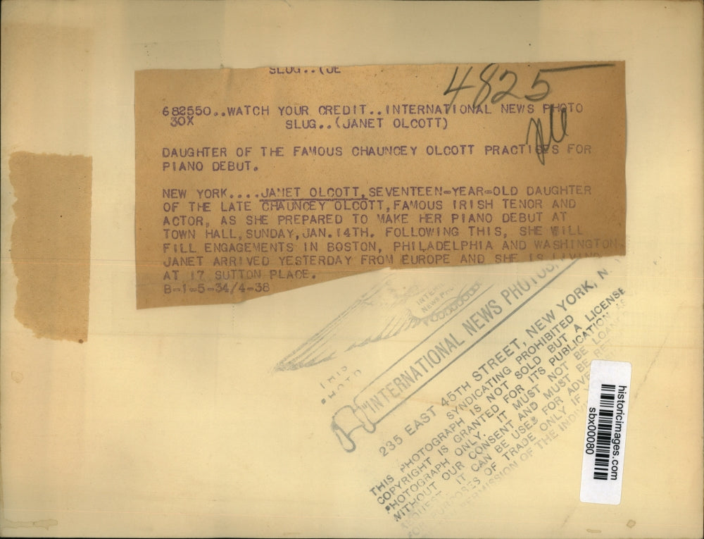 1934 Press Photo Janet Olcott at her piano for debut in NYC town hall