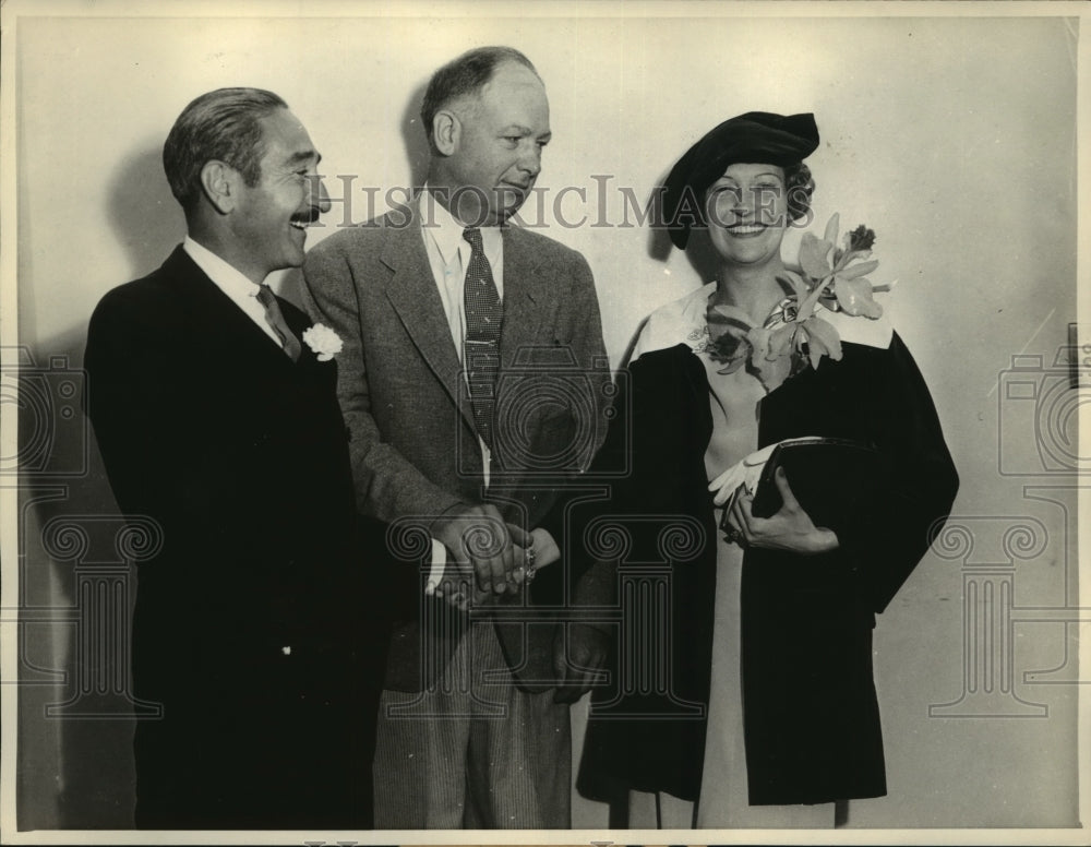 1934 Press Photo Judge Pope joins Adolph Menjou, Verree Teasdale in marriage