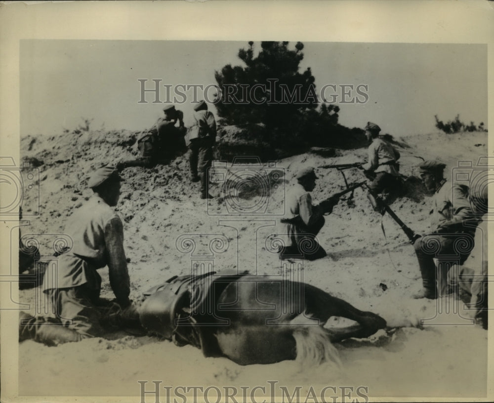1931 Press Photo Soviet troops practicing for war - sbx00538