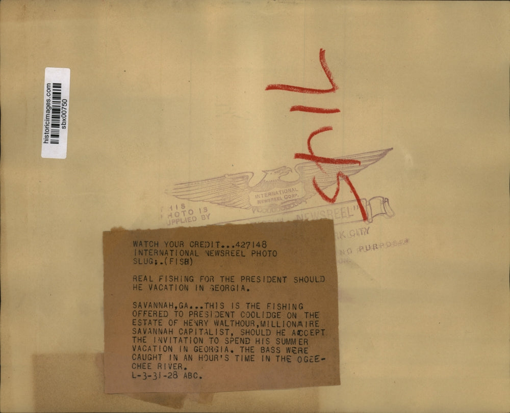 1928 Press Photo Women fishing at Savannah GA Walthour estate - sbx00750