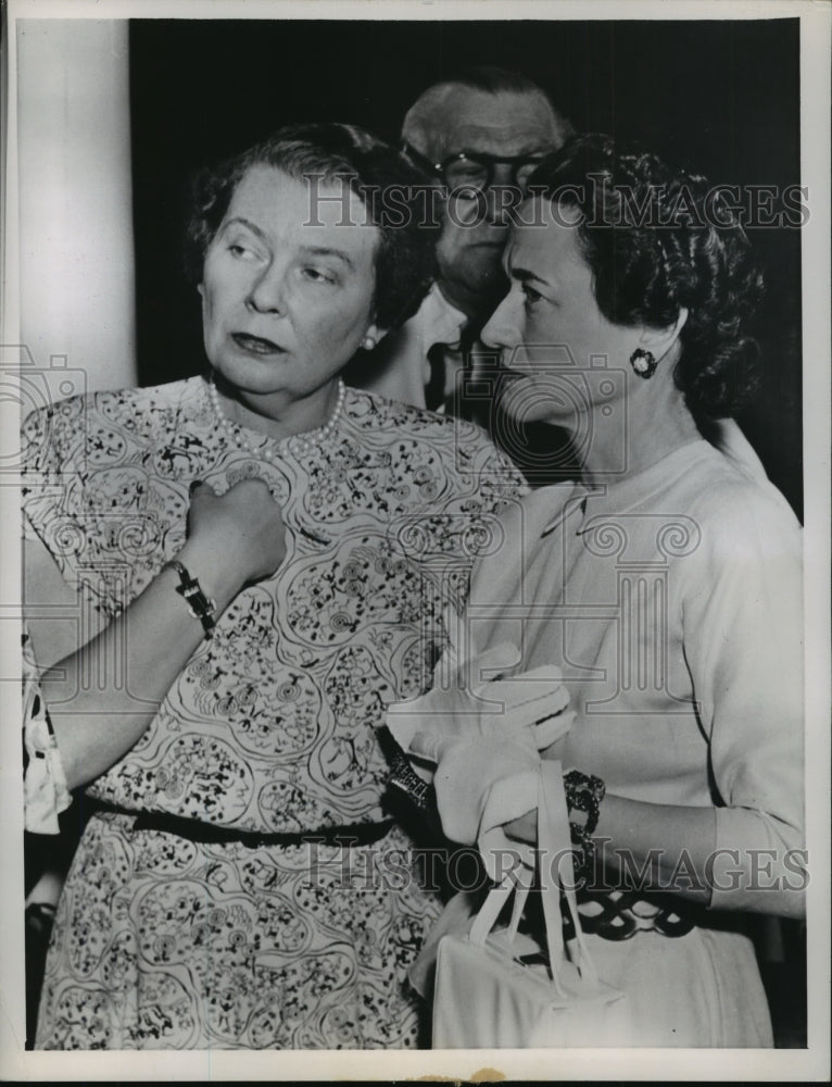 1948 Press Photo Mrs Crawford Hill & Duchess of Windsor in Fla - sbx00958