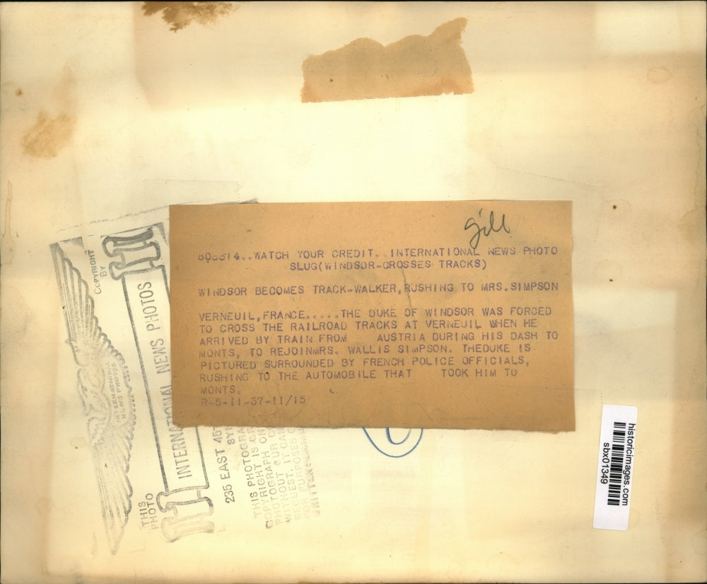 1937 Press Photo Duke of Windsor arrives in Verneuil France - sbx01349