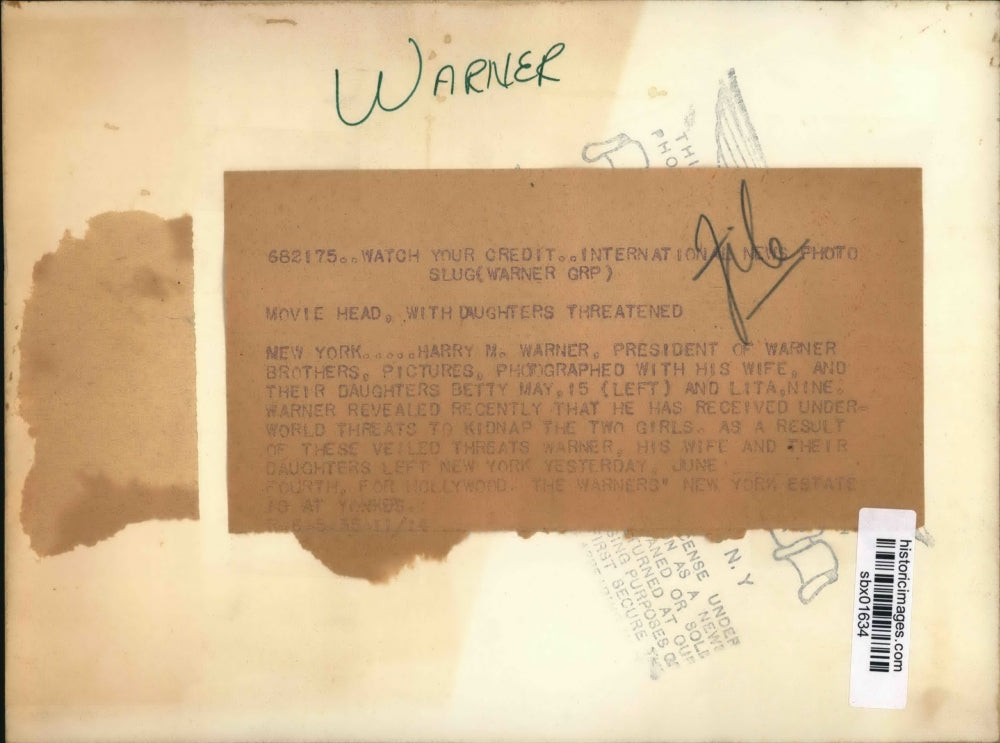 1935 Press Photo Harry Warner of Warner Bros., with wife, daughters - sbx01634