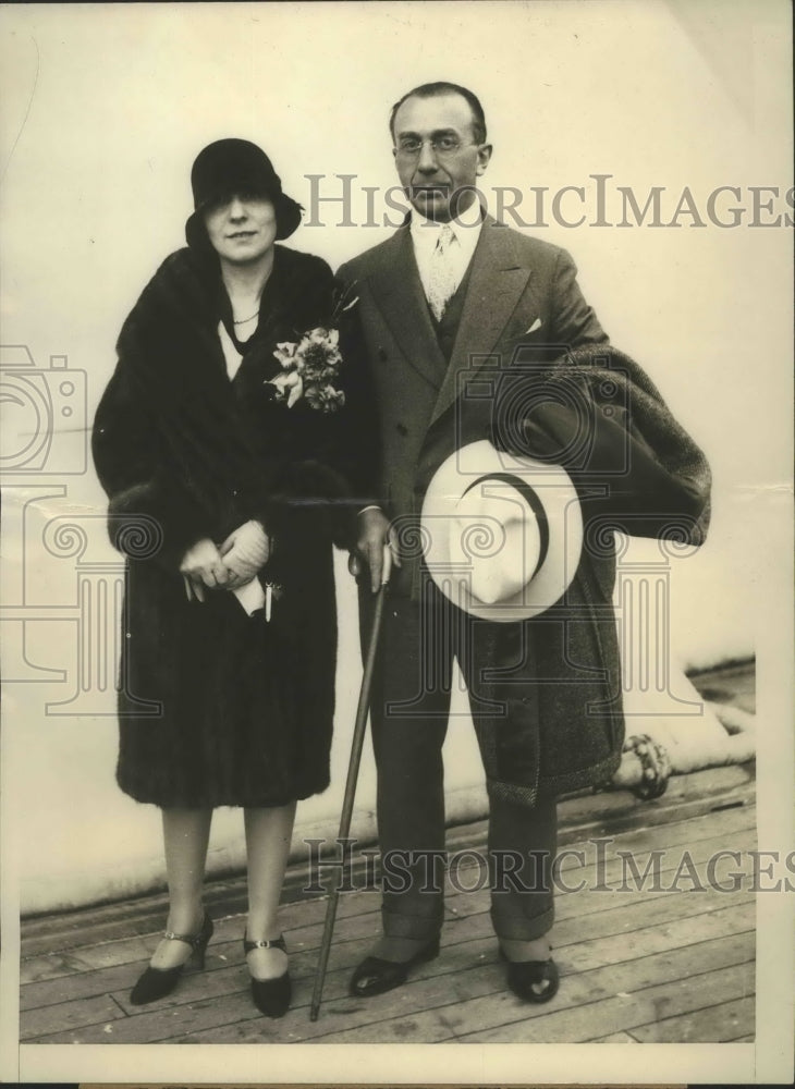 1929 Press Photo Film magnate HM Warner & wife in NYC aboard Ile de France