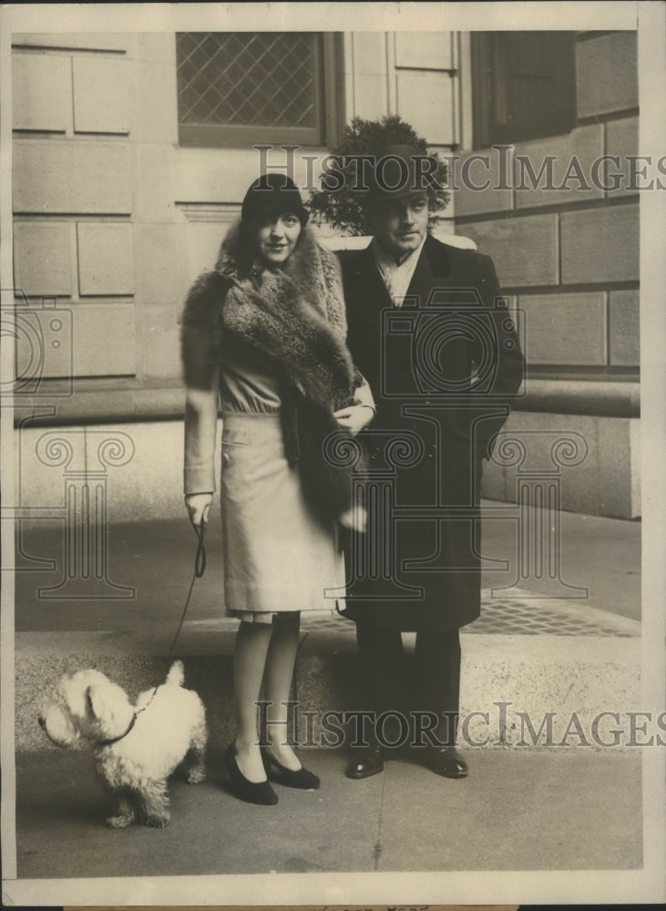 1929 Press Photo Richard Barthelmess & bride Jessica Sareaant in NY - sbx02026