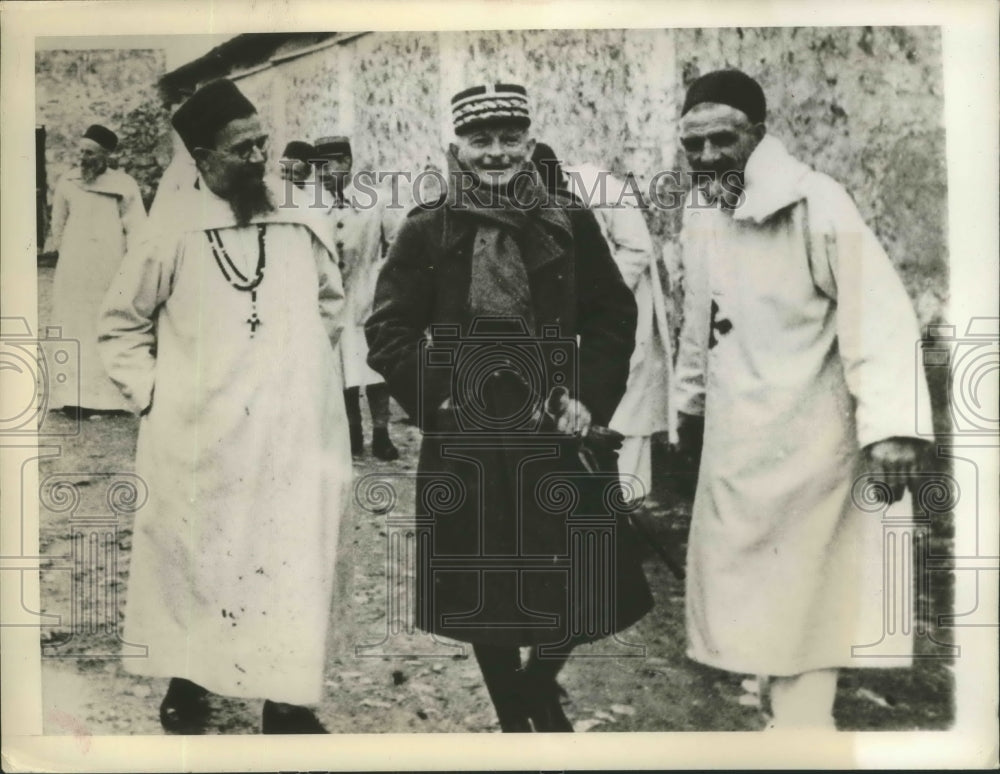 1941 Press Photo Gen. Maxime Weygand, cmdr. of Allied Armies, visits clergymen