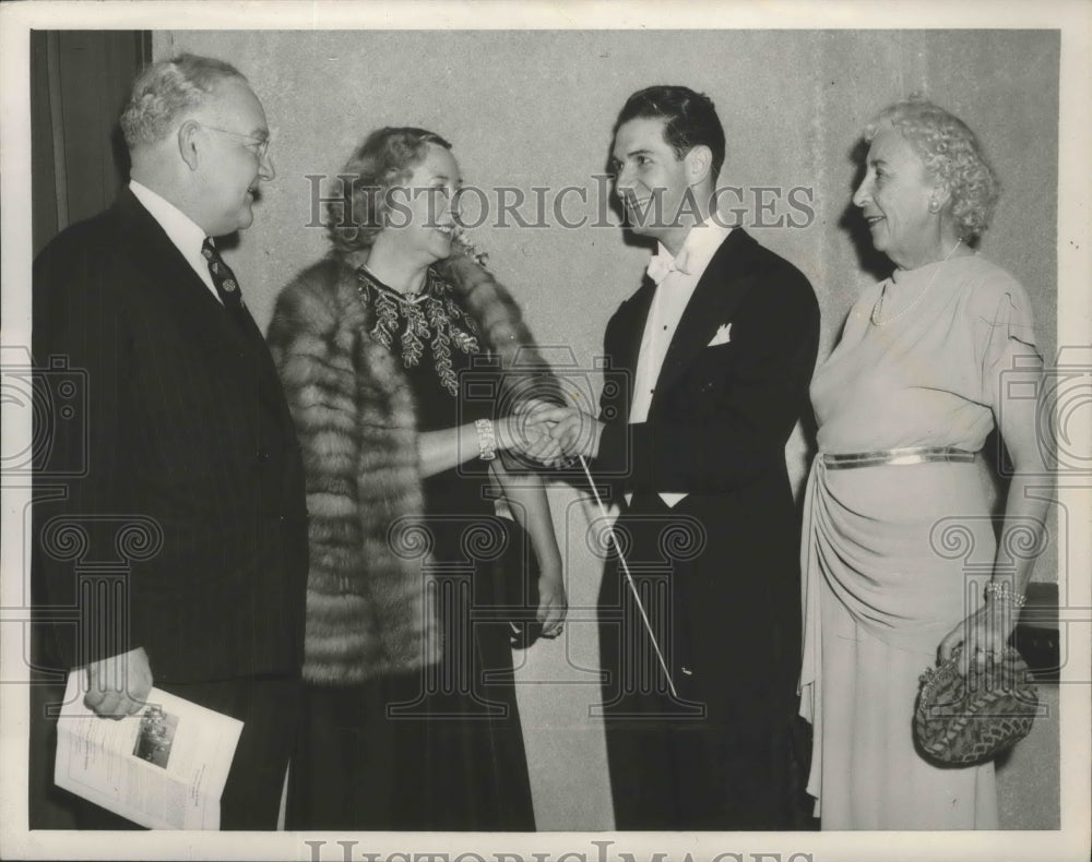1948 Press Photo Rose Davies, Conductor Ernest Katz, LA Mayor Fletcher Bowron