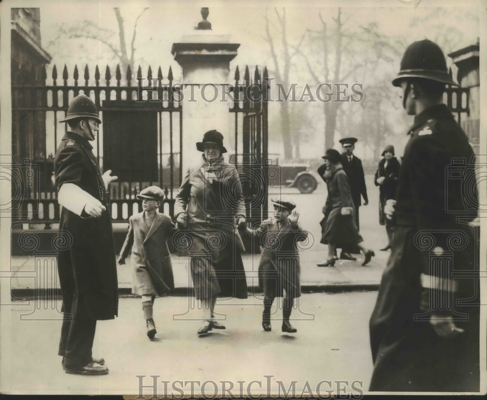 1929 Press Photo George & Gerald Lascelles grandsons of the King in London