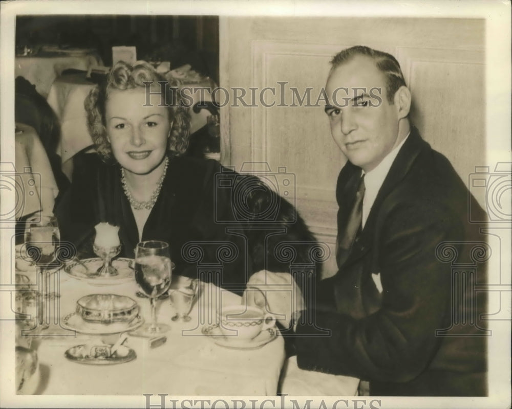 1939 Press Photo Jackie Coogan, Harriet Haddon will wed when his divorce is done