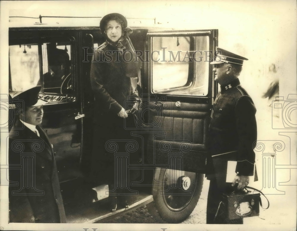 1934 Press Photo Salvation Army commander Evangeline Booth in London - sbx02643- Historic Images