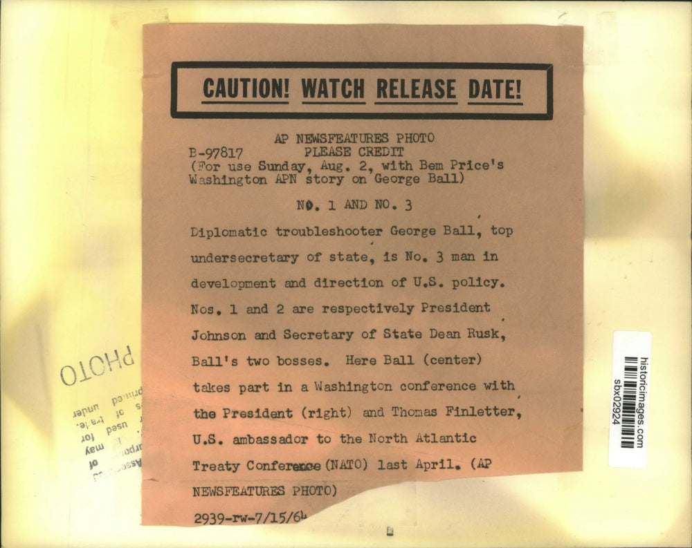 1964 Press Photo LBJ with George Ball, Thomas Finletter discuss NATO policies