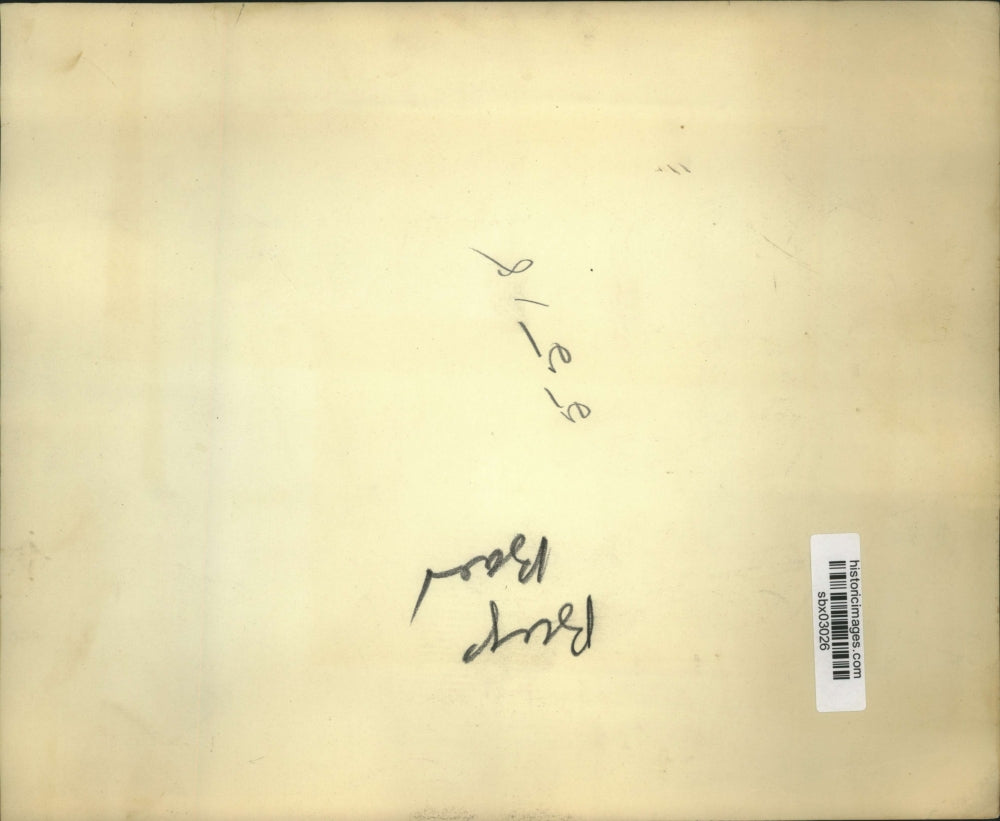 Press Photo Billy Baer at Typewriter - sbx03026