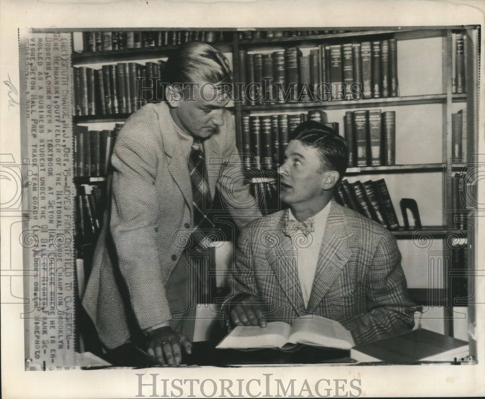 1949 Press Photo Gene Hermanski& Frank Sevigne at Seton Hall College - sbx03084