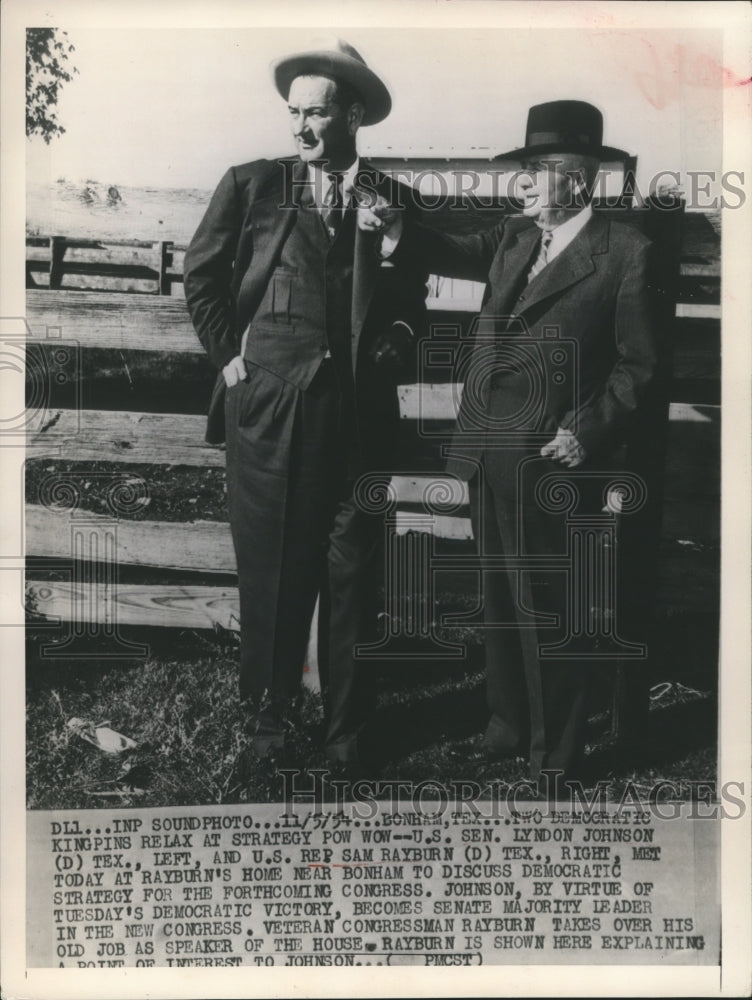 1954 Press Photo Sen. Lyndon Johnson & rep. Sam Rayburn at strategy pow wow
