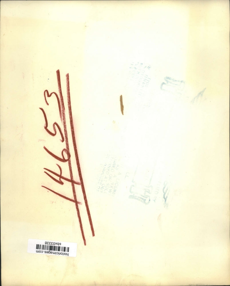 1946 Press Photo Jimmy Durante holding C.B. Reynolds bad checks at trial