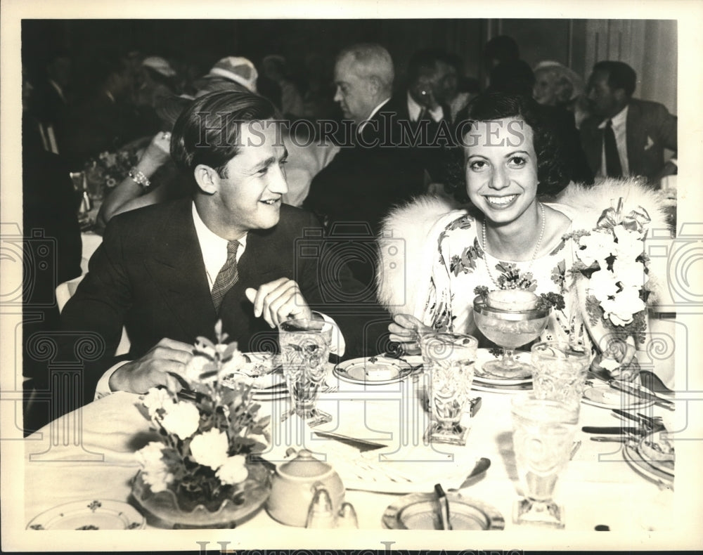 1933 Press Photo Director Mervyn Le Roy & Doris Wafner engaged to be married