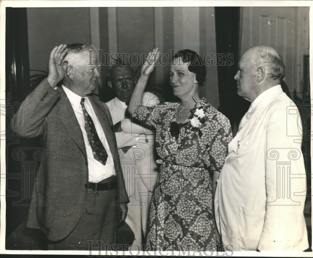 1937 Press Photo Mrs. Dixie Bibb Graves sworn into office by Garner - sbx04912