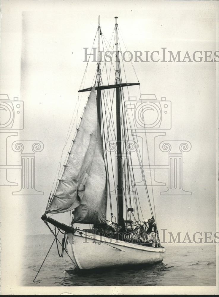 1930 Press Photo Robert Cook's schooner "Swordfish" embarkes on world cruise